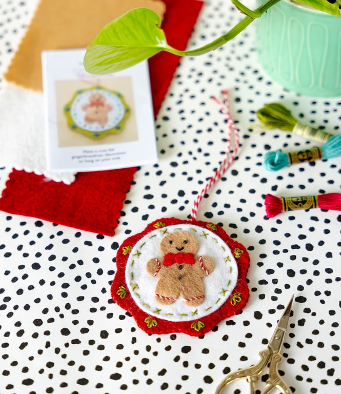 Felt Gingerbread Decorations Kit– Create Festive Keepsakes!