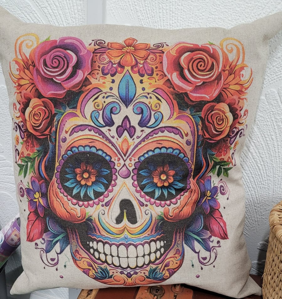 Skull cushion 