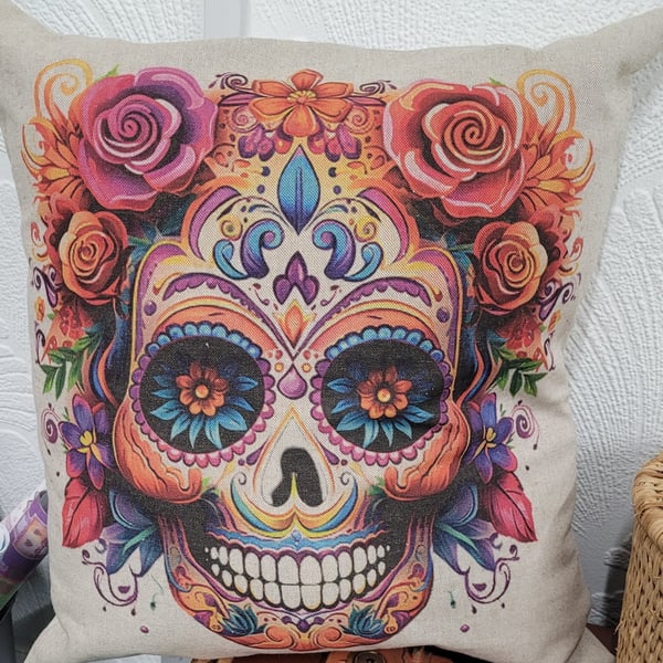 Skull cushion 