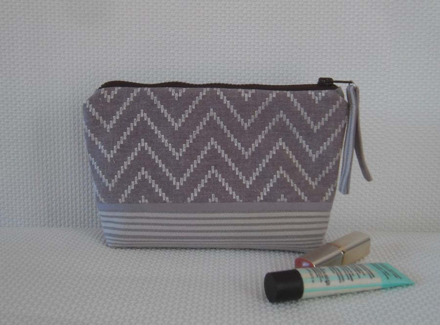 Make up bag in heather coloured fabrics