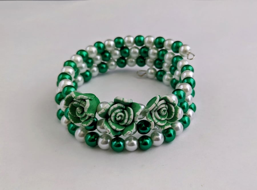 Green and white Fimo rose wrap bracelet - 2001456