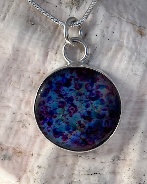 Silver labradorite pendent