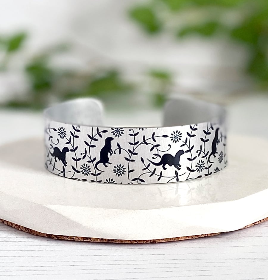 Otter cuff bracelet, wildlife jewellery with otters, handmade gifts. (480)