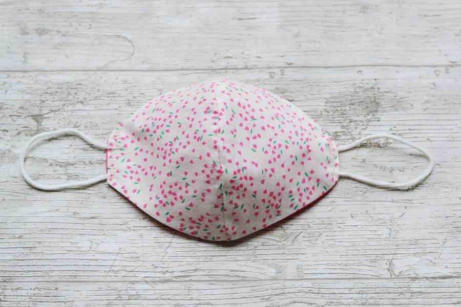  Rose & Hubble Baker Street Scattered Floral Flowers Face Mask