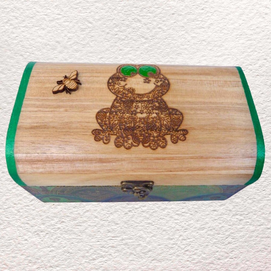 Frog: Decorated Wooden Trinket Keepsake Box 20cm