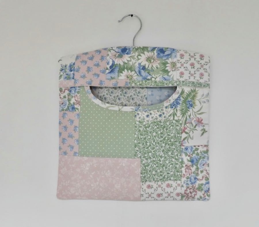 Peg bag in mock patchwork fabric clothes pins bag