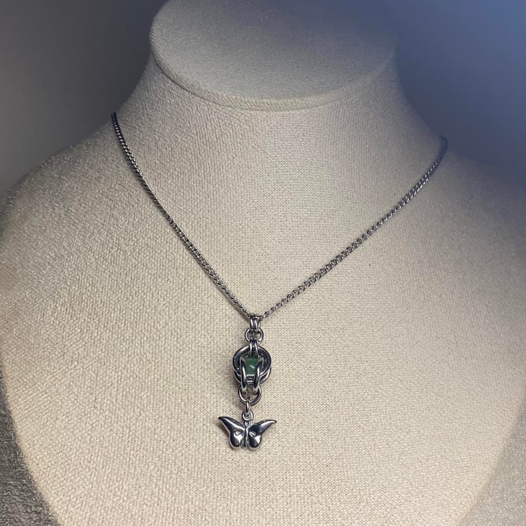 Ashlee - Aventurine & butterfly necklace 