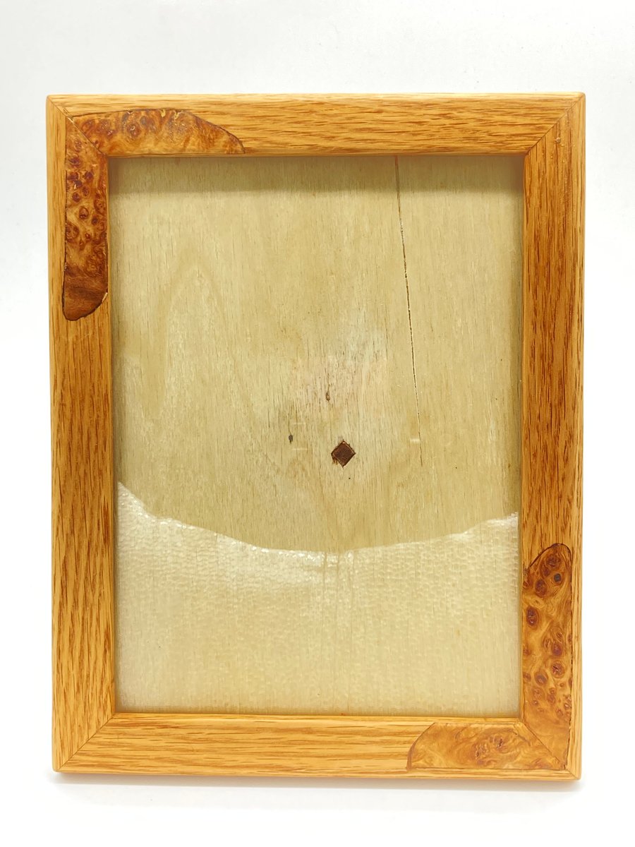Solid oak picture frame with oak burl inlay 8x6"