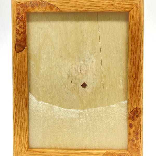 Solid oak picture frame with oak burl inlay 8x6"