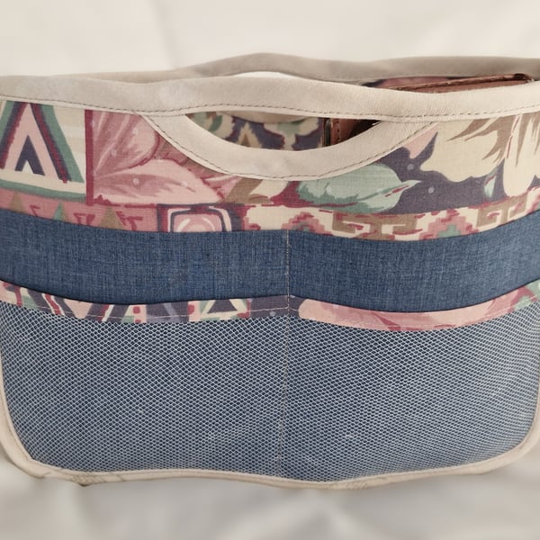 Great bag organiser  in pastel shades