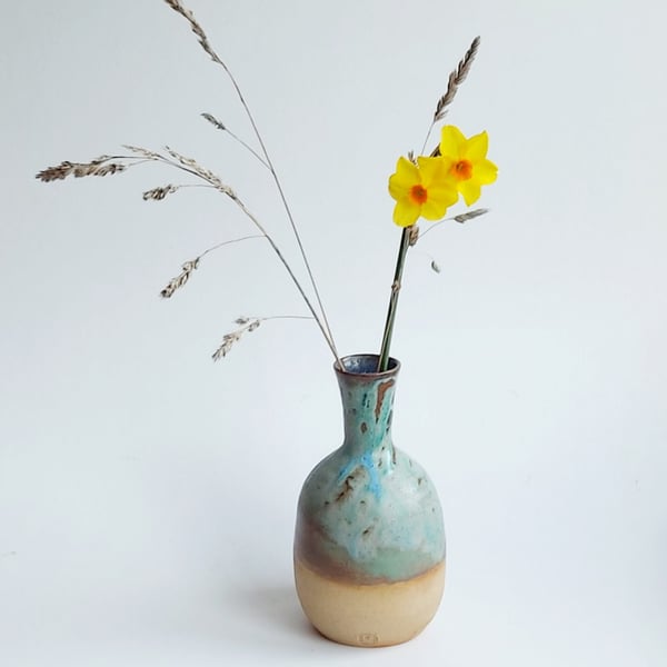 Handmade ceramic vase gardoms green  glaze