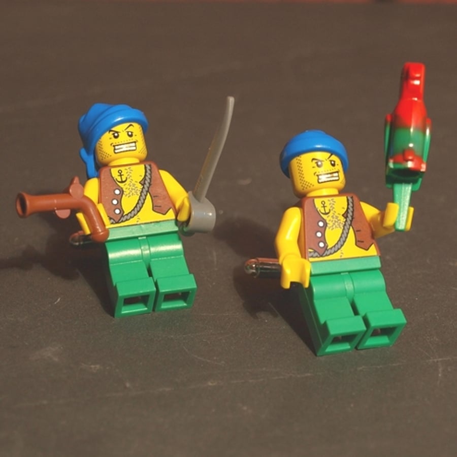 LEGO (r) Pirate Cufflinks – oo ar me hearty's for big boys everywhere