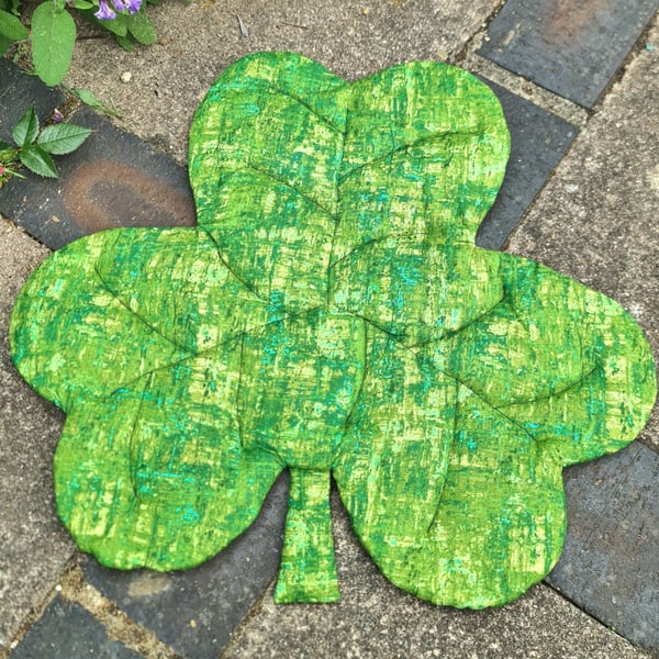 Shamrock Leaf Mat - Greens