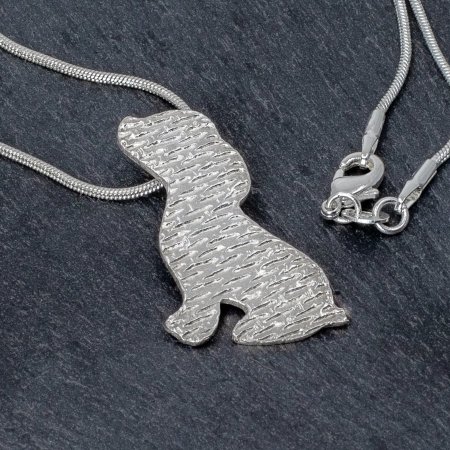 Silver Sitting Dog Pendant (FSP67)