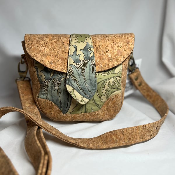 Small crossbody with William Morris print