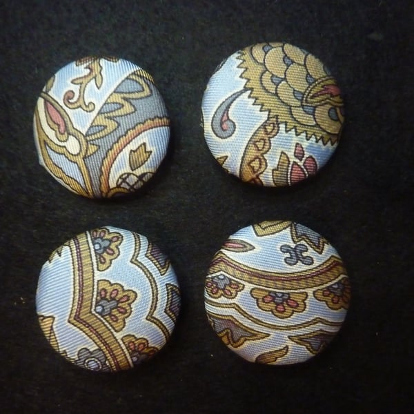 4 Silk Buttons Flower & Vine Pattern 30mm 1.25inches Metal 2 Hole Back 