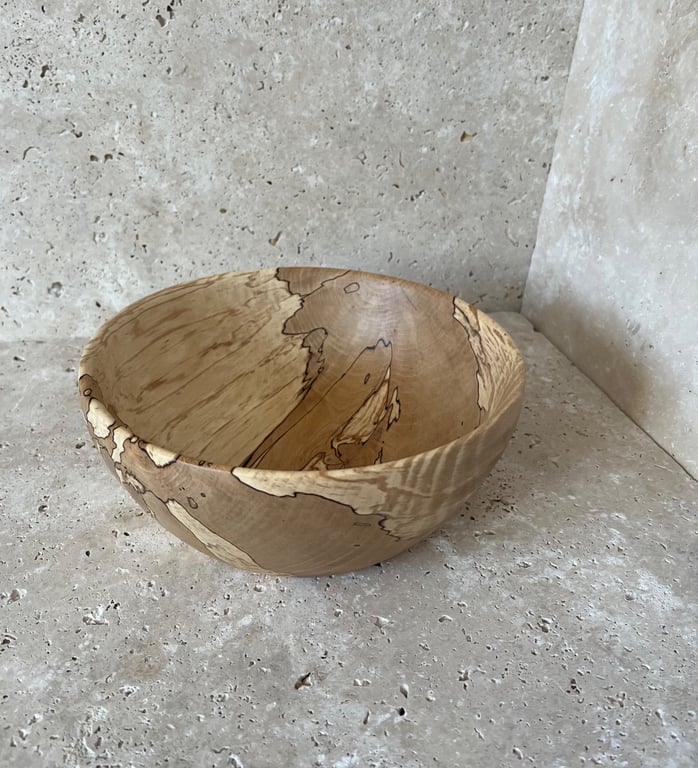 A medium size fruit bowl