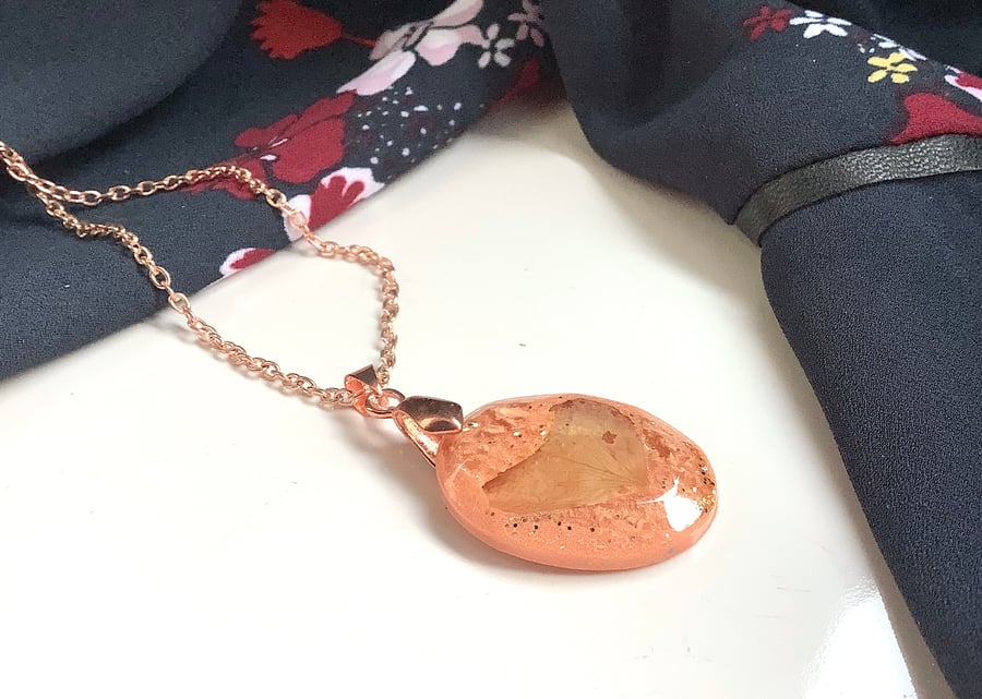 Resin pendant necklace, gold coated chain, sandstone effect