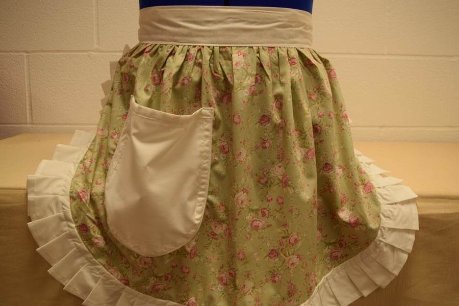 Vintage 50s Style Half Apron Pinny - Pale Green Floral with Cream Trim