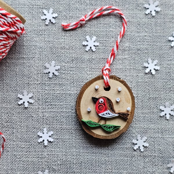 Tiny Robin Small Quilled Wood Slice Hanging Decoration