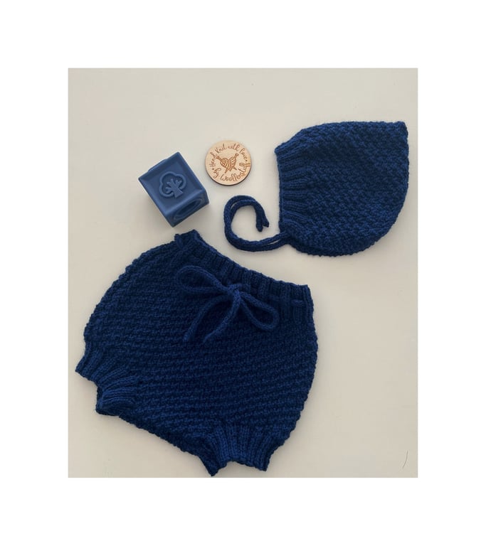 25% OFF Sample Sale Handknitted Baby Mossy Shorts & Bonnet Set - 3-6 months