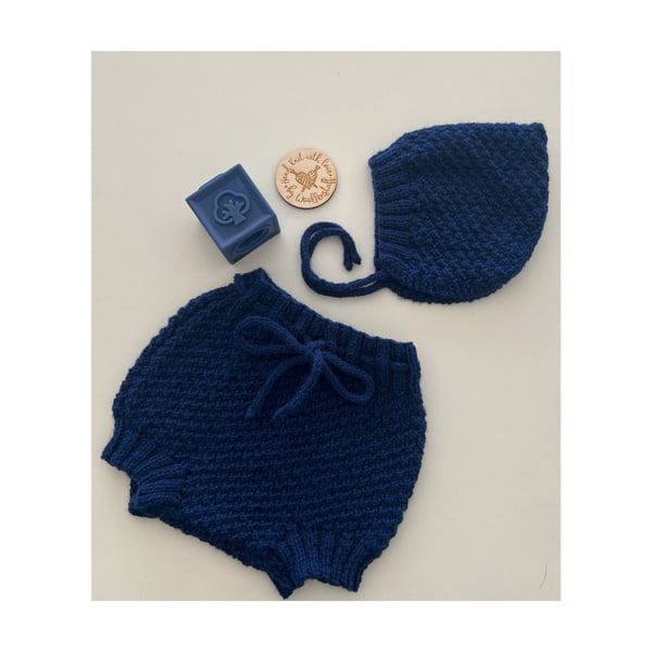 25% OFF Sample Sale Handknitted Baby Mossy Shorts & Bonnet Set - 3-6 months