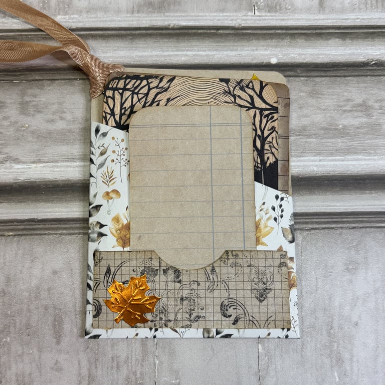 Pocket Tag Botanical by Carolee Crafts PB8 0062