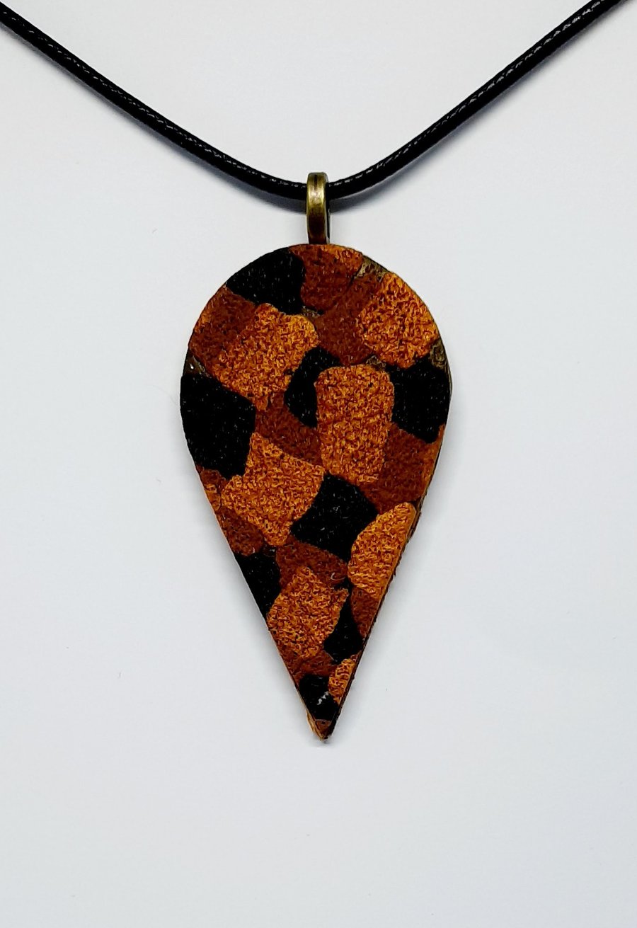 Teddy bear textured pendant 