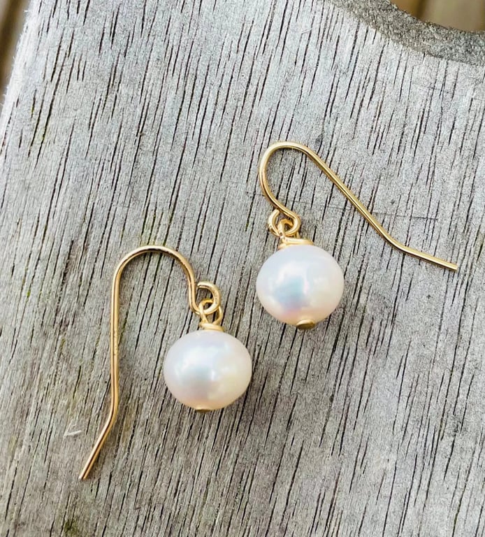 9ct Gold and Ivory Freshwater Pearl Drop Earrings