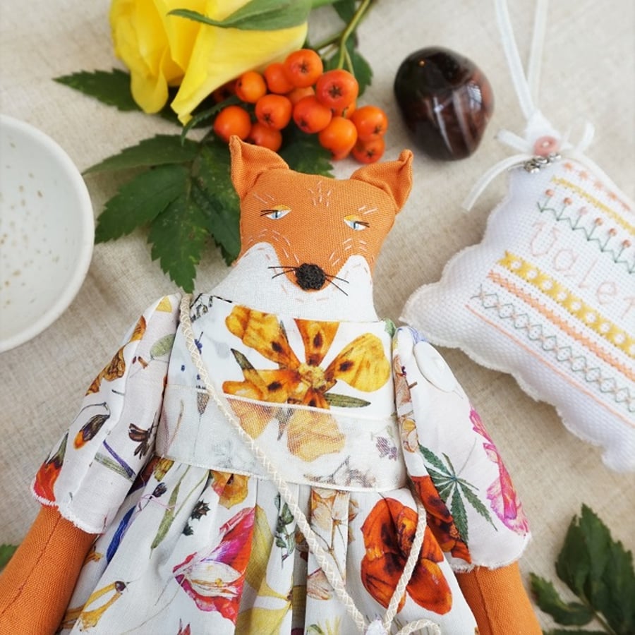 Valeria, A Tiny Vixen Lady