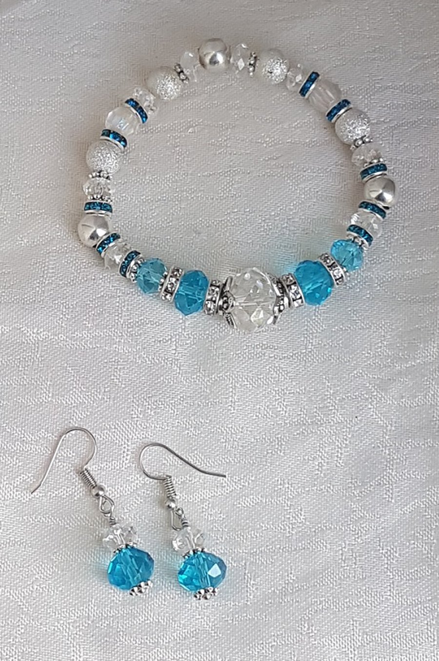 Gorgeous Crystal Ice Stretch Bracelet and Earring set