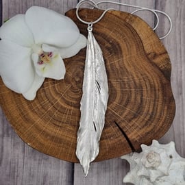 SLIGHT SECOND Real feather preserved in silver, pendant necklace
