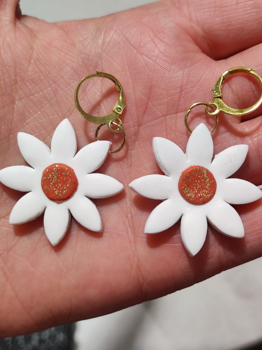 Gold white daisy polymer clay earrings