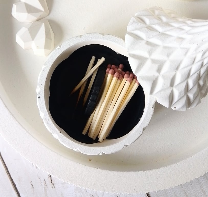 The Teardrop Match Jar for Candle Rituals - Jesmonite Holder with Striker 