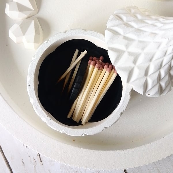 The Teardrop Match Jar for Candle Rituals - Jesmonite Holder with Striker 