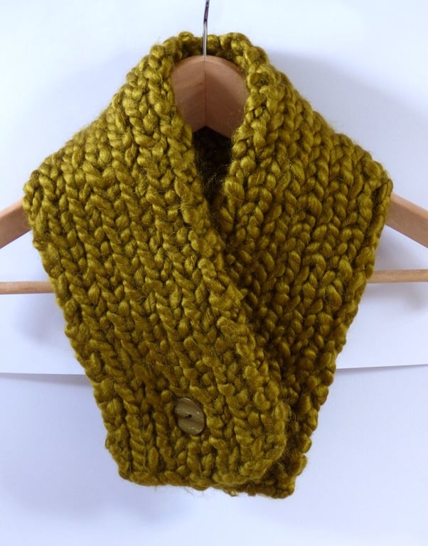 Seconds Sunday - Hand Knitted Neckwarmer