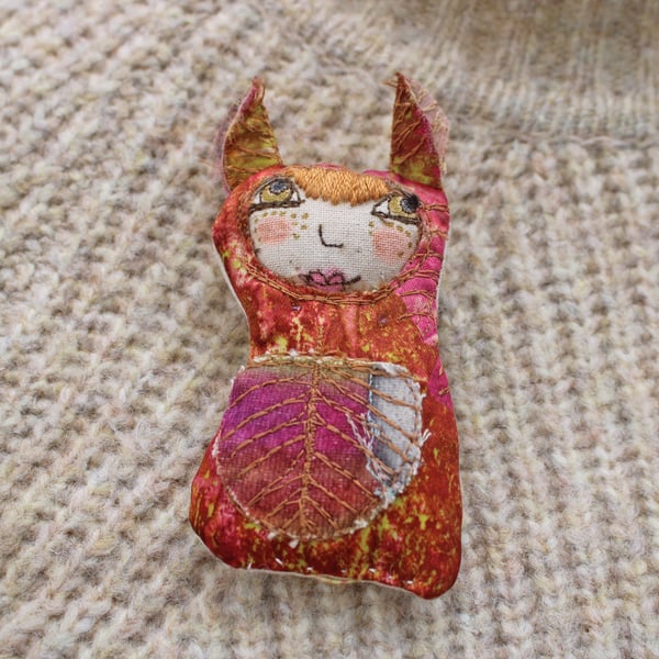 Cat, original printed and embroidered textile brooch