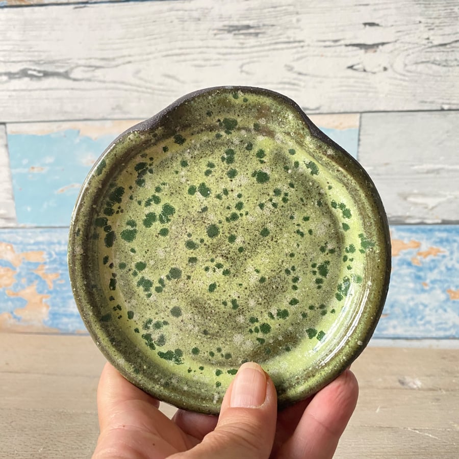 Green splats spoon rest 