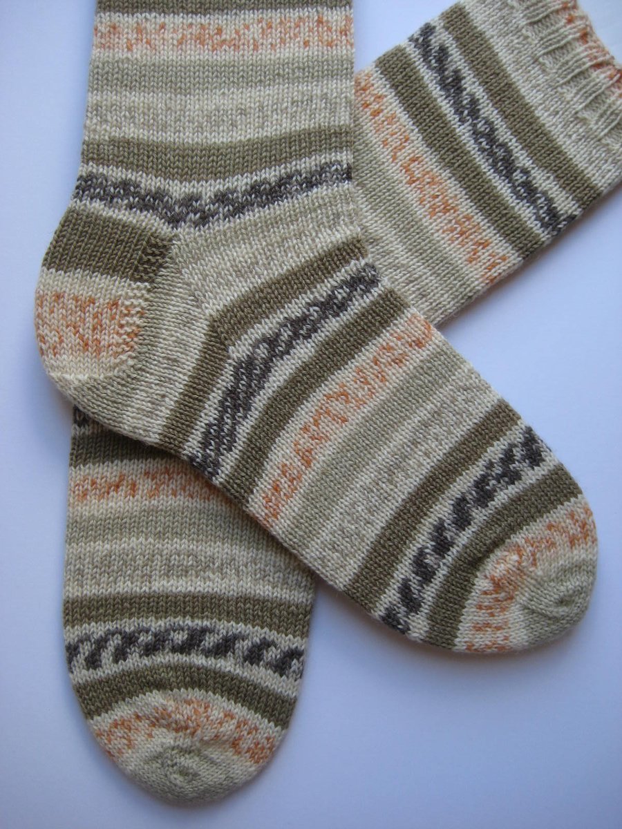 hand knit mens wool socks UK 9-11