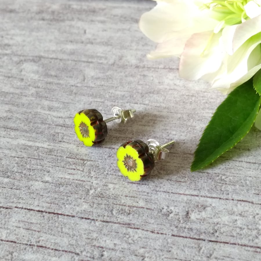 Flower Earrings - Lime Green Earrings - Silver Earrings - Stud Earrings