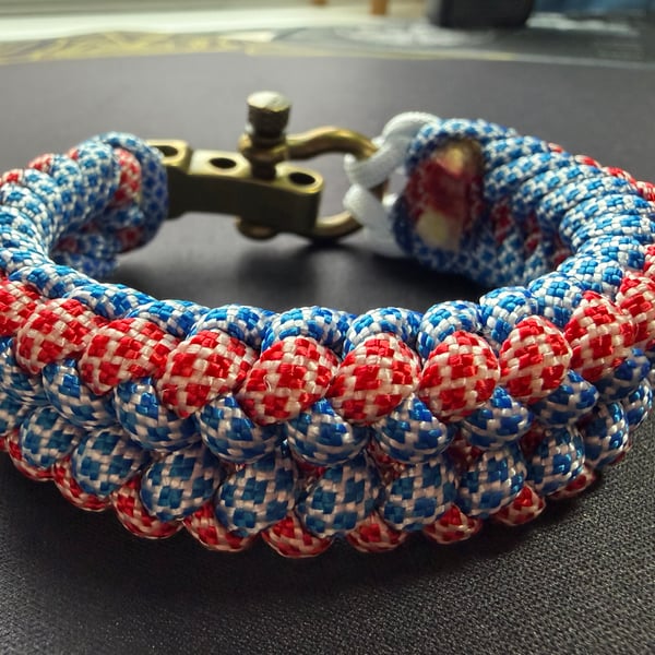 Adjustable paracord 550 survival bracelet to suit wrist size 19cm to 20cm