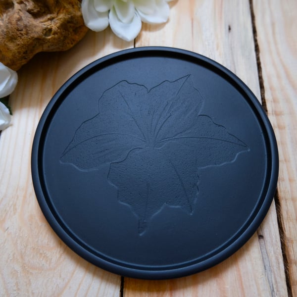 Handcrafted Flower Tray – Medium Stonecast Decorative Dish with Engraved Bloom D