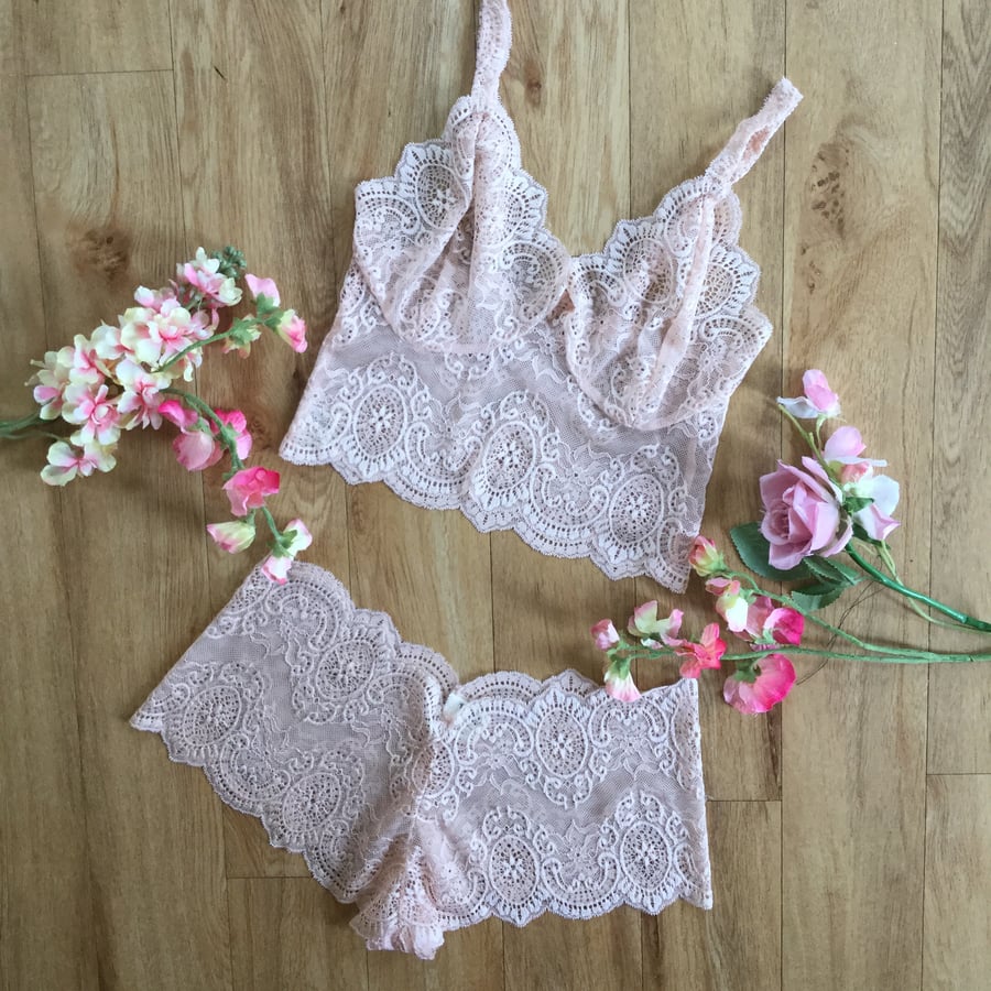 Pretty peach lingerie set,  bralette and briefs by Fidditchdesigns 