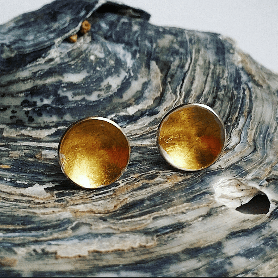Replacement gold cup minimal stud earring.