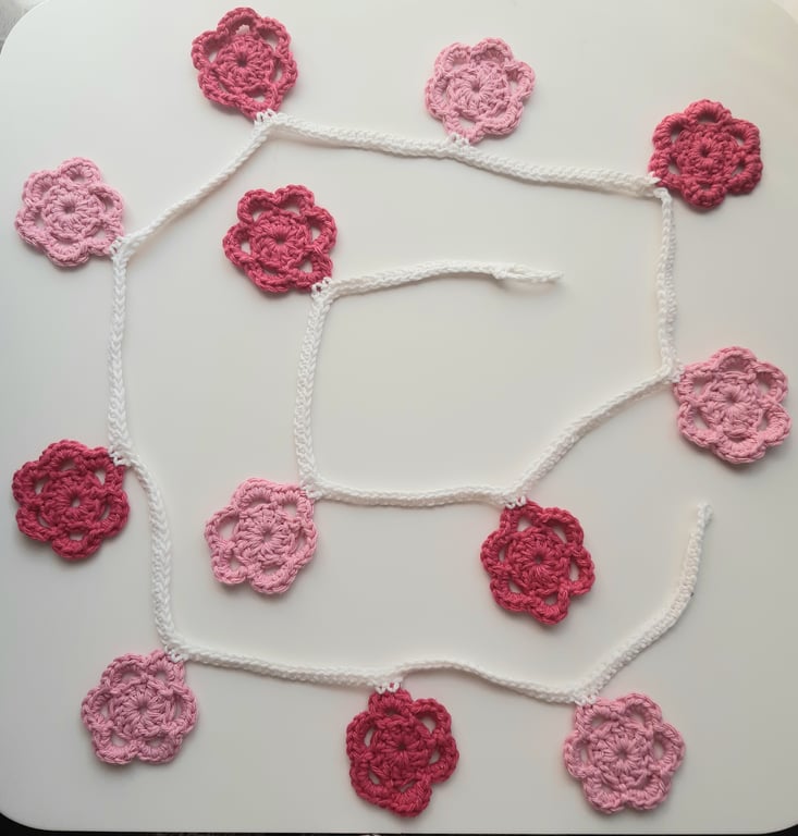 Crochet, flower bunting 