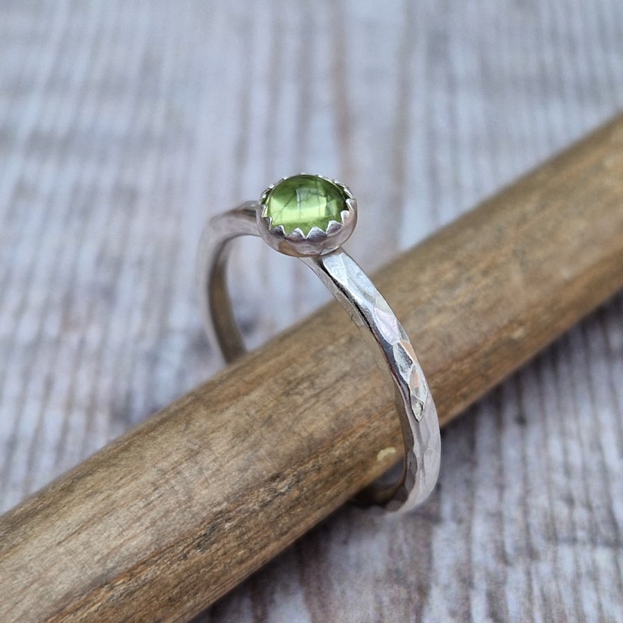 Sterling Silver Hammered Ring with Green Peridot Gemstone - UK Size N