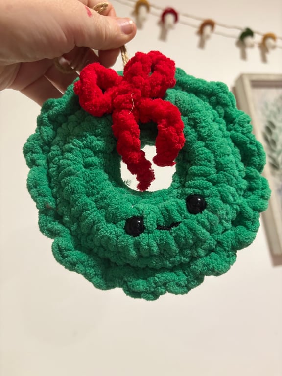 Mini crochet wreath 