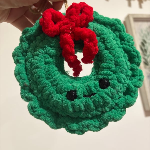 Mini crochet wreath 