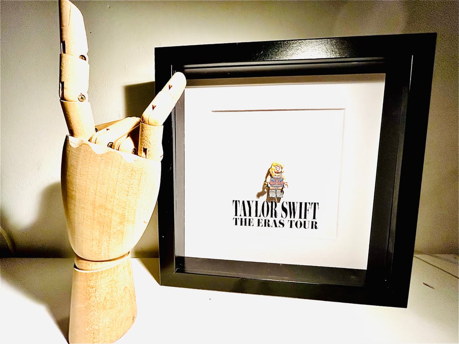 TAYLOR SWIFT - Framed custom minifigure