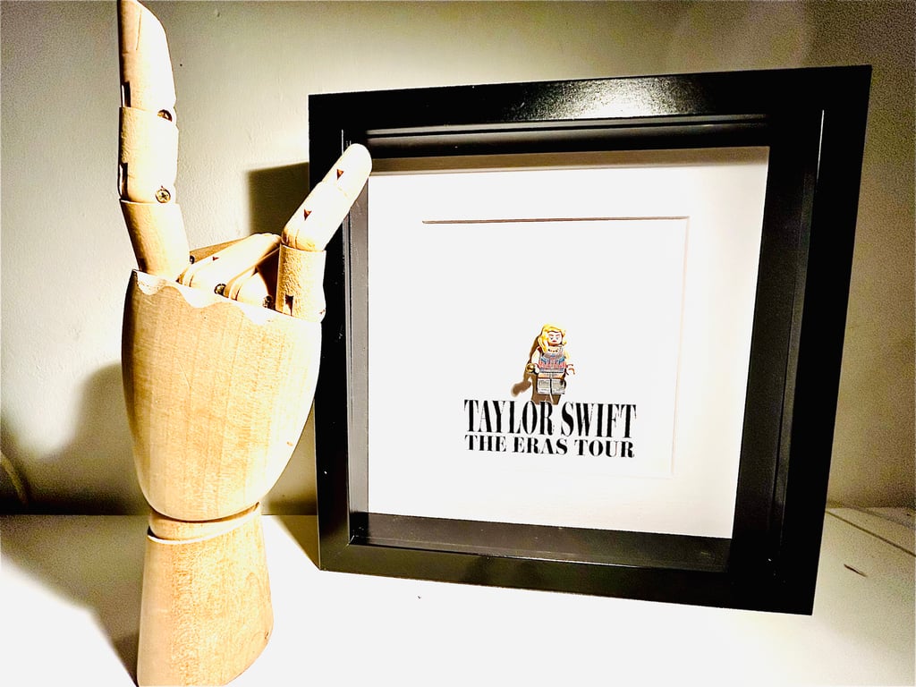 TAYLOR SWIFT - Framed custom minifigure